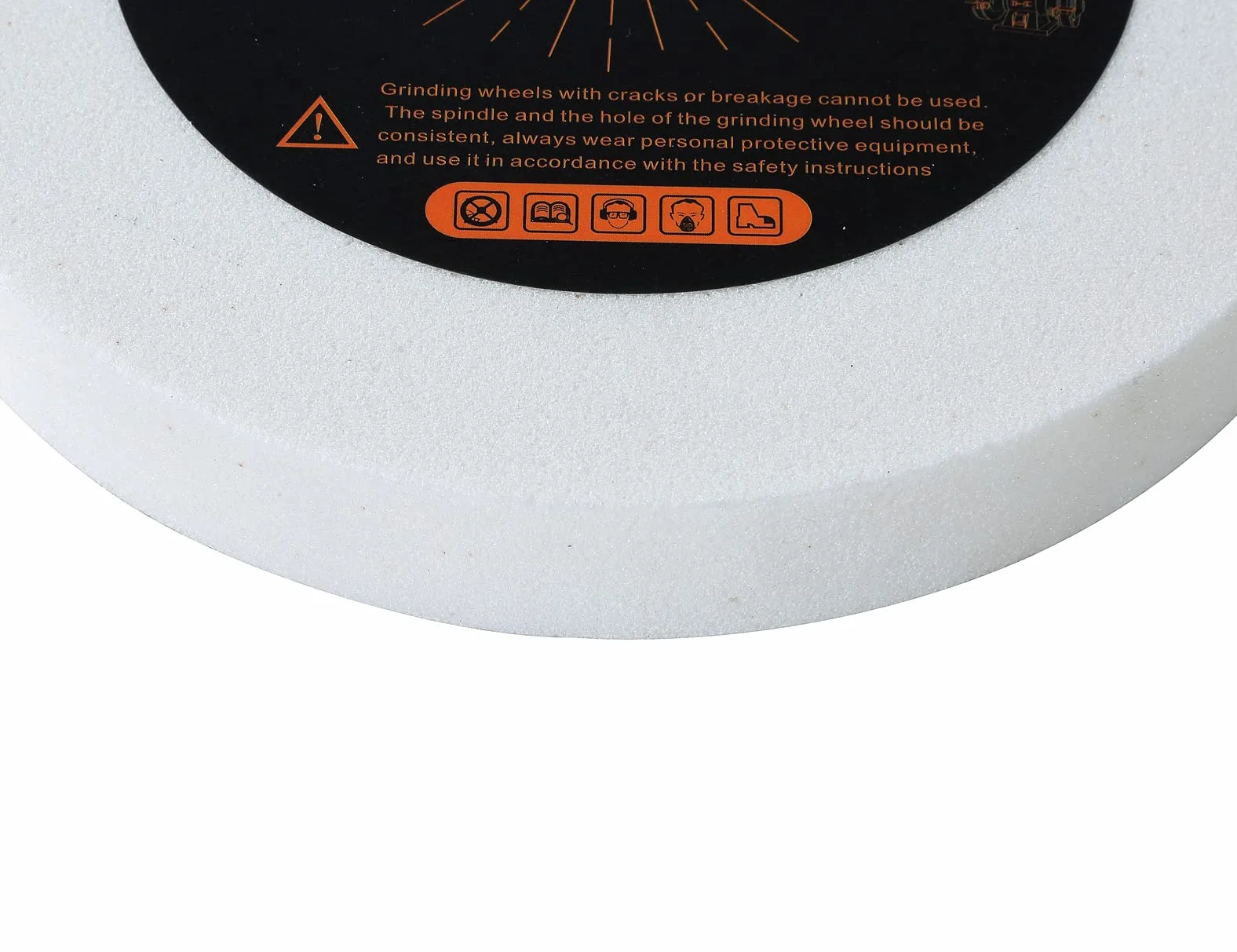 Muela de banco. Abrasivo de óxido de aluminio. Para rectificar acero templado, acero con alto contenido de carbono, etc. Diámetro de 150 mm, diámetro interior del mandril de 12,7 mm