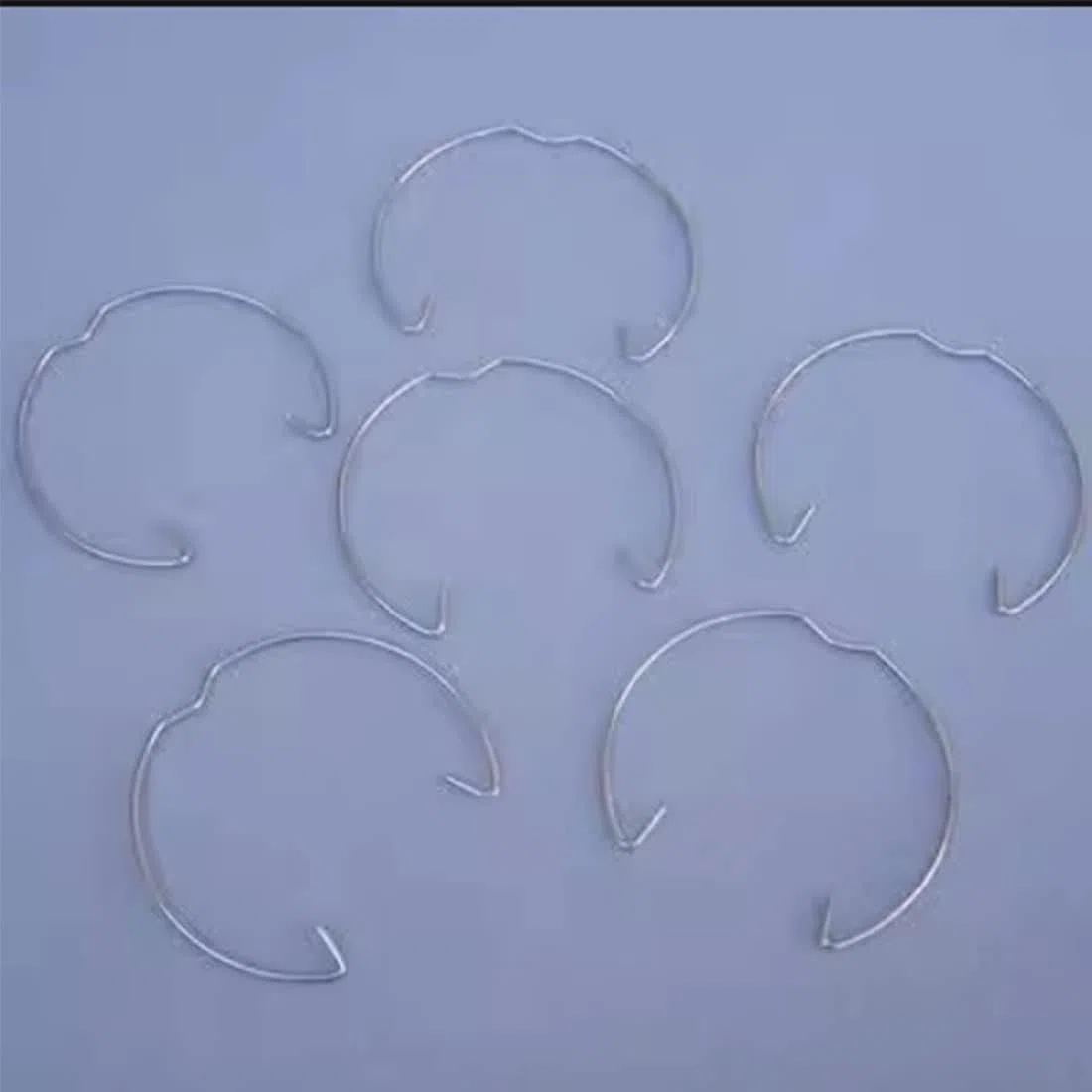 40 Piezas MR16 Muelle de Retención Anillos Clips 52mm Diámetro y 56mm Diámetro para la Mayoría de Las Lámparas