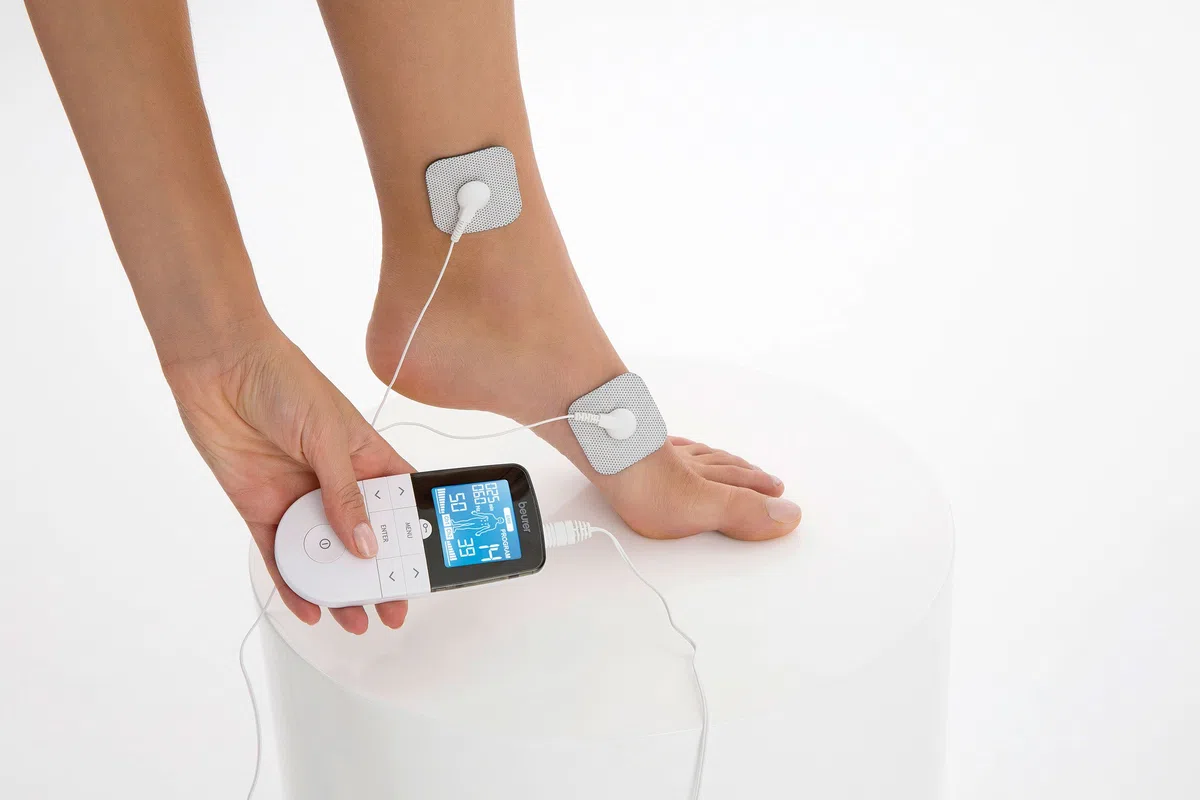 Beurer Almohadillas de gel autoadhesivas 45 x 45 mm, set de recambio, 8 electrodos para TENS y EMS adecuados para electroestimuladores EM 49 / EM 80 / EM 41 / EM 40