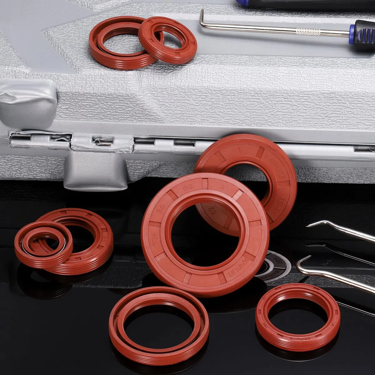 QUARKZMAN 2Pcs Retén De Aceite, 17x30x7mm TC Fluororrobó Doble Labio Cubierta Con Kit De Ganchos Y Resorte Para Eje De Cojinete Automotriz Mecánico, Marrón