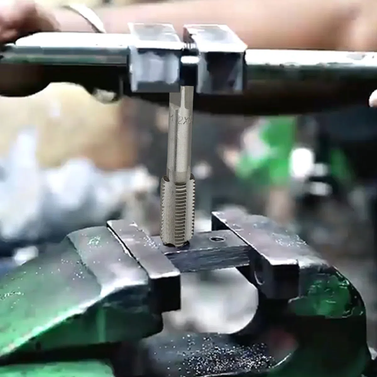 2 piezas de herramientas de roscado derecho M12x1 5 mm flauta recta para roscas finas máquina grifos adecuados para uso industrial y de muebles