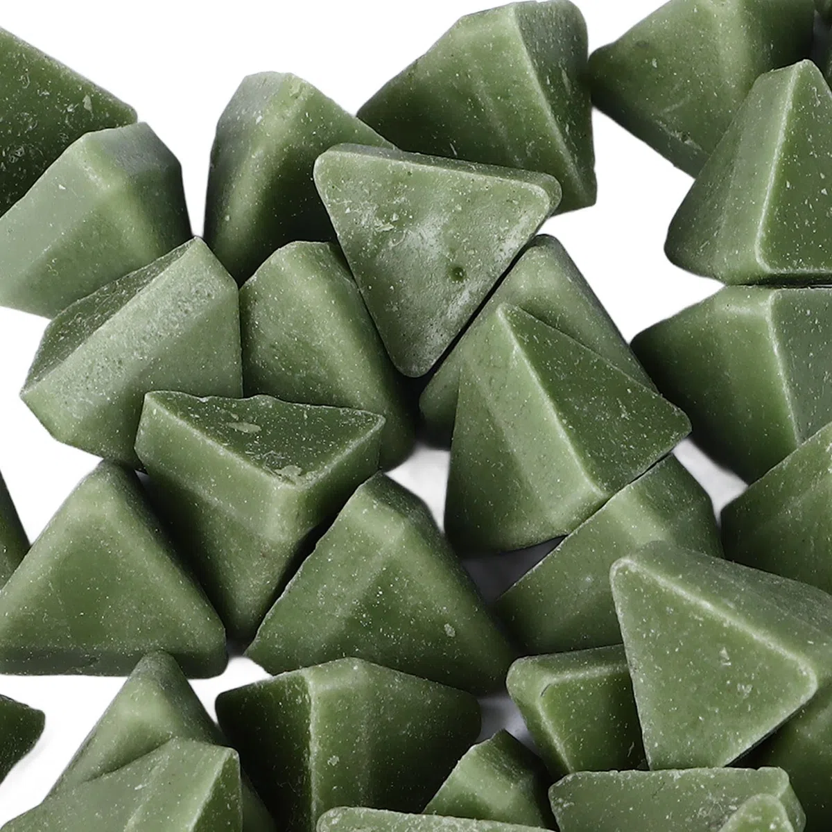 Triangle Resin Abrasive Efficient Resin Tumbling Media Fine Polishing for Jewelry Gemstone Shells 15mm 17.6oz