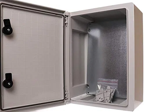 Caja eléctrica hermética Famel, IP65, con placa de montaje, resistente al agua, color Gris Claro, incluye cerraduras, 350 x 500 x 195 mm